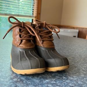 Toddler boys Duck boots, great condition,only flaw is small paint speck as shown